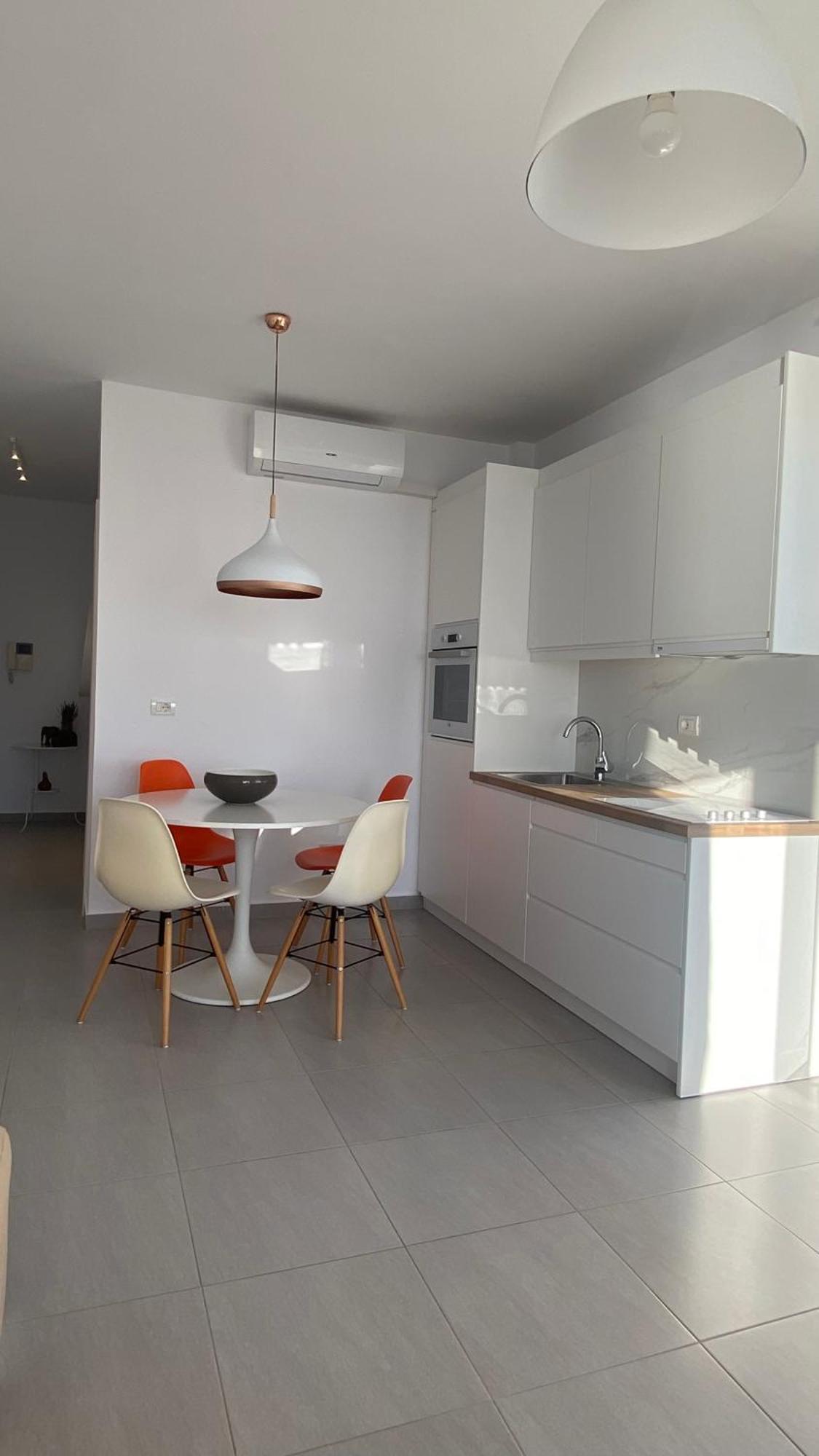 Loli Luxury White Sarandë