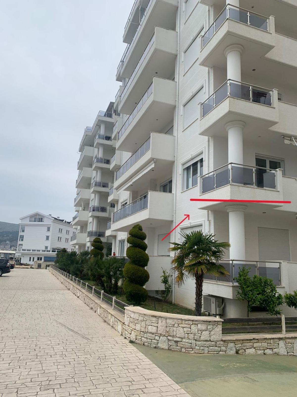 Loli Luxury White Apartment Sarandë
