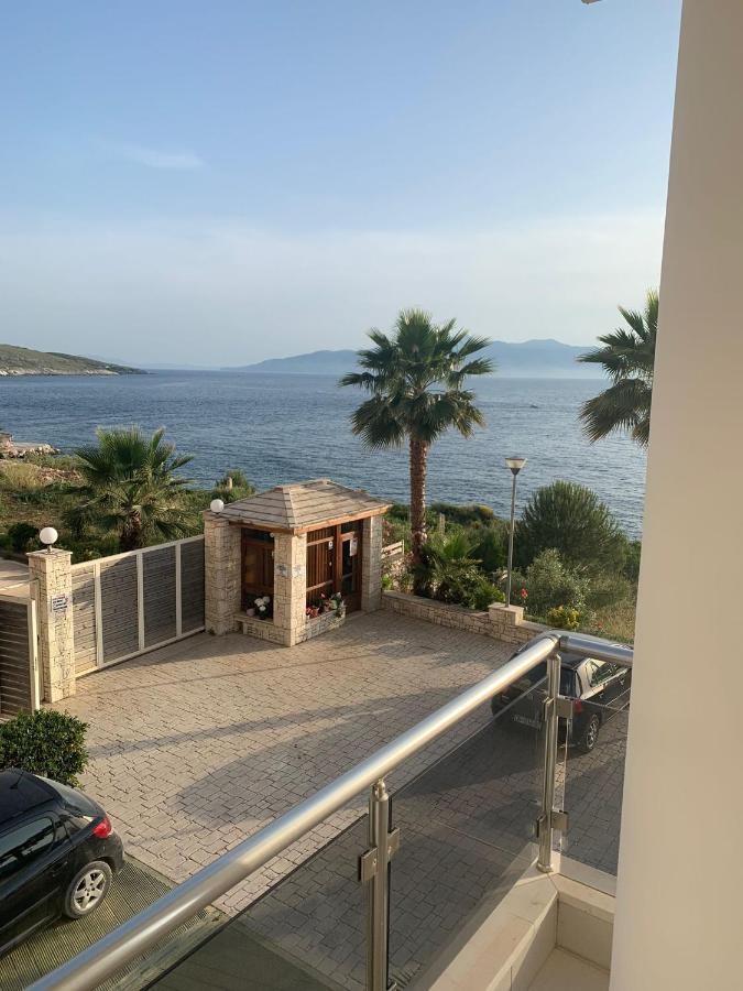 Loli Luxury White * Saranda